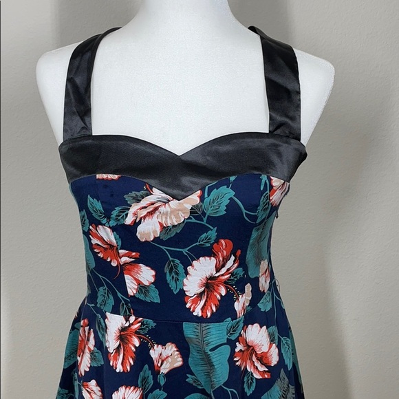 Dresstells retro Hawaiian halter dress - Picture 3 of 6